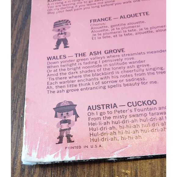 Walt Disney presents IT’S A SMALL WORLD Vinyl LP Disneyland 1289 - Good 1965 - Picture 5 of 14